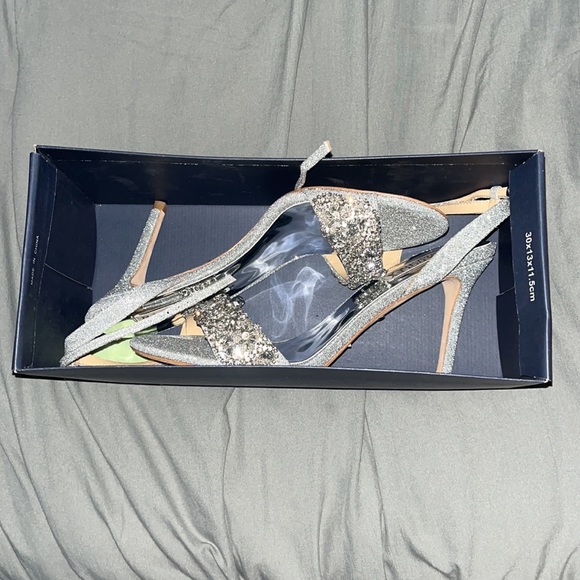 $275 Badgley Mischka Size 9 Jen Ankle Strap Crystal Sandal Pumps NWT - Picture 2 of 11